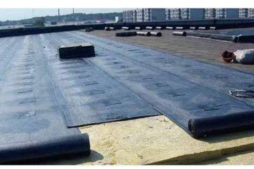 為什么屋面上防水卷材與保溫巖棉板之間要做隔離層